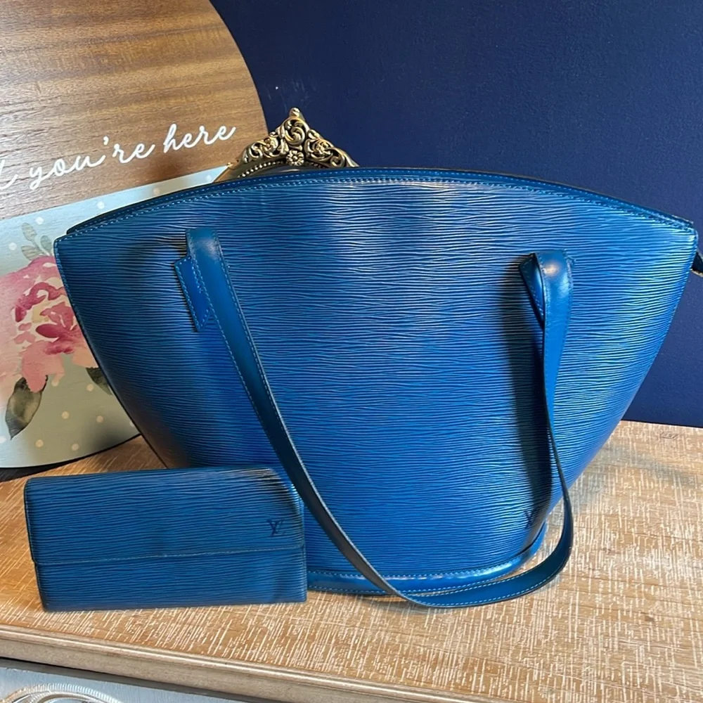 Louis Vuitton Blue Epi St Jacques - Picture 11 of 13